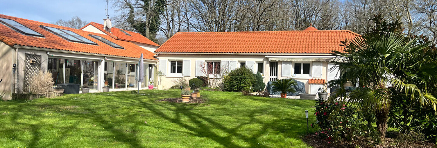 Maison 8 Pièces 195 m² à vendre à Le Cellier (44850)