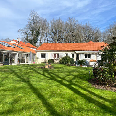 Maison 8 pièces 602040 €