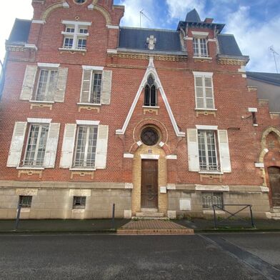 Maison 15 pièces 600000 €