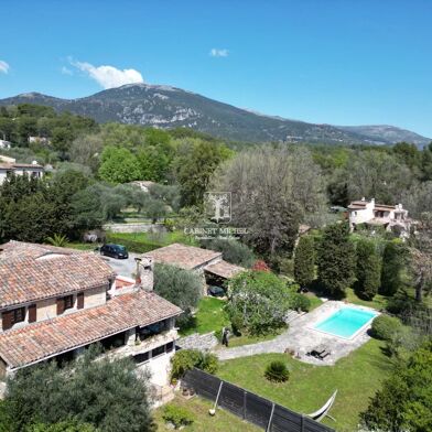Maison 10 pièces 895000 €