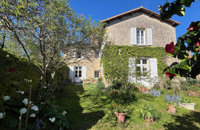 Nichée dans la Haute Ville du Bourg de Talmont-Saint-Hilaire — photo du bien