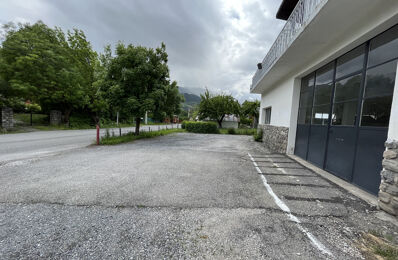 vente garage 168 000 € à proximité de Faucon-de-Barcelonnette (04400)
