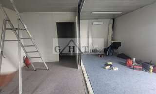 Commerce  955 m² à louer à Pringy (77310)