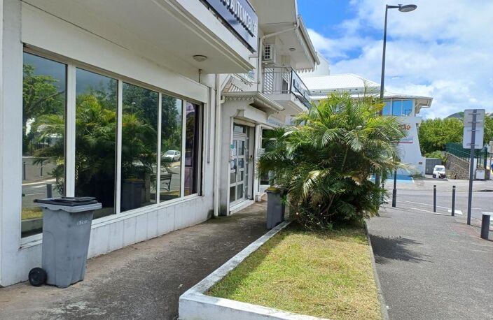 Bâtiment commercial 460 m² St Denis — photo 4