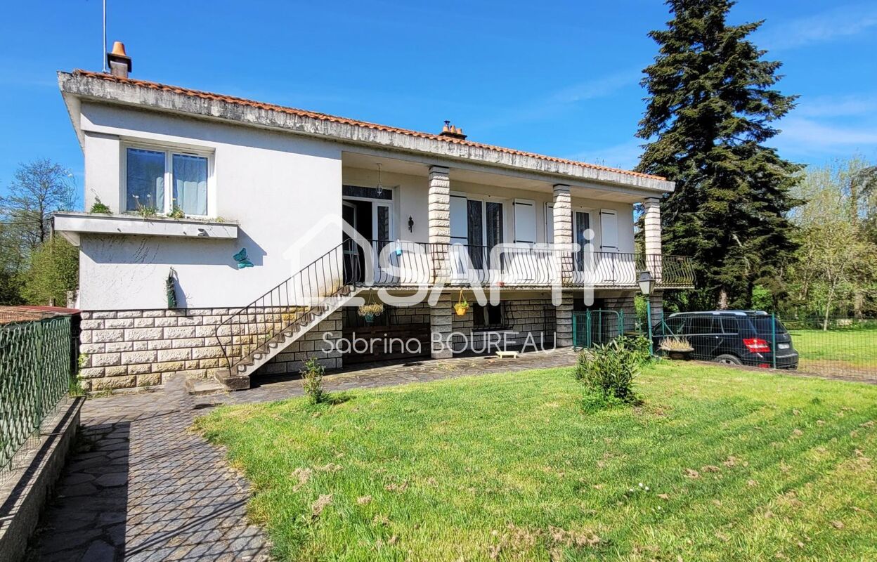 maison 7 pièces 201 m2 à vendre à Secondigny (79130)