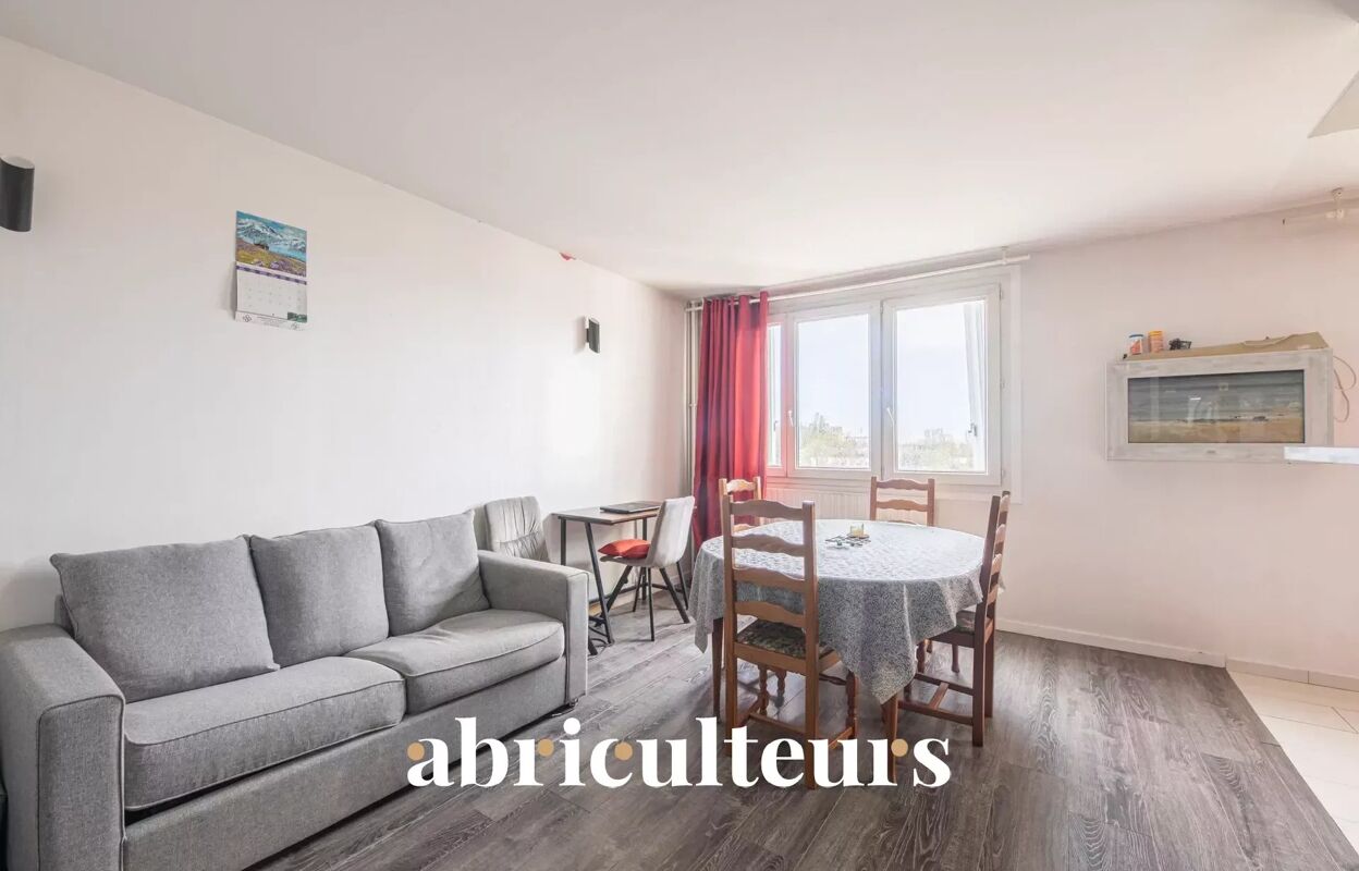 appartement 2 pièces 57 m2 à vendre à Saint-Denis (93200)