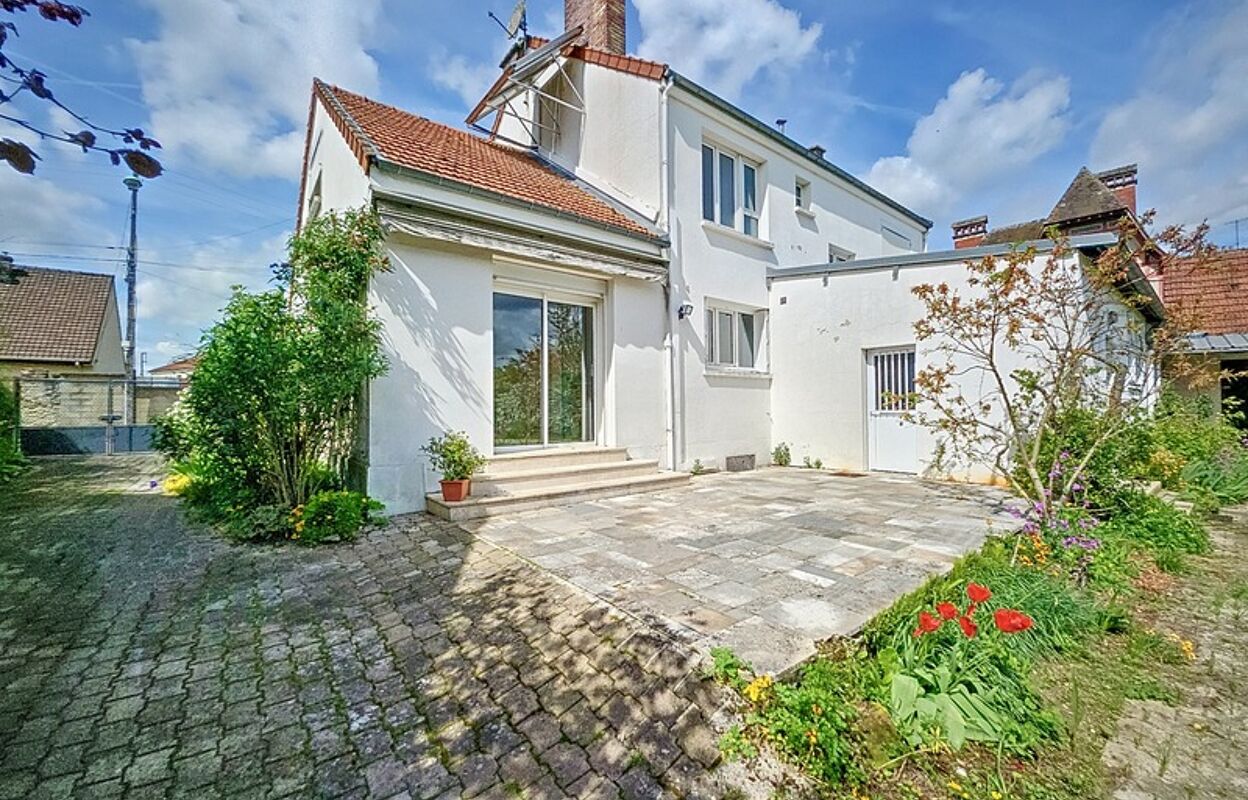 maison 11 pièces 260 m2 à vendre à Soissons (02200)