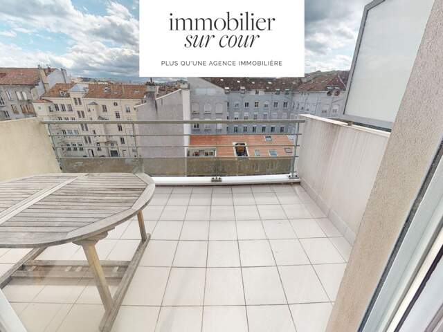 Centre ville, Appartement F5 au dernier étage avec Terrasses, garage et place de parking — photo du bien