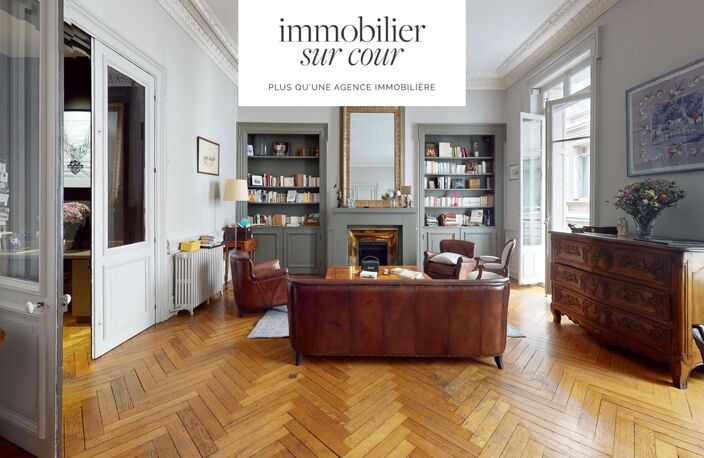St Etienne en Hyper centre, Bel appartement bourgeois avec ascenseur — photo 4