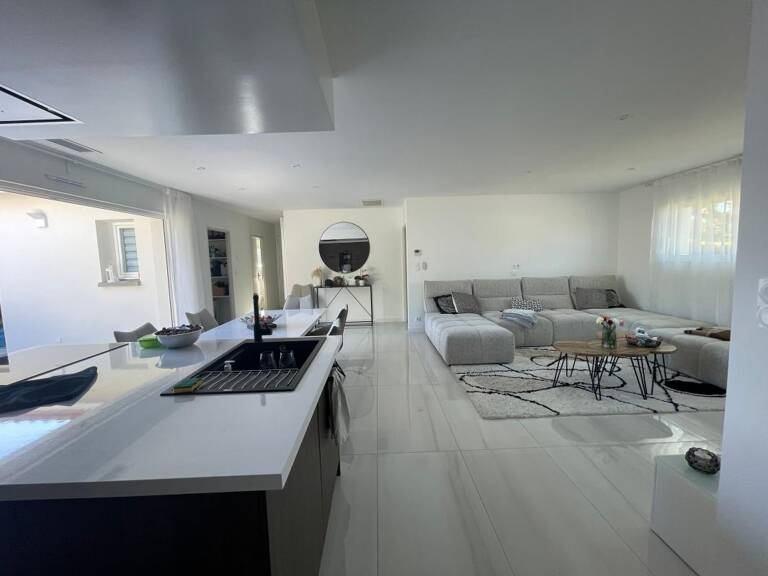 Maison de 2023 aux prestations de qualité à Saint Sever — photo 1