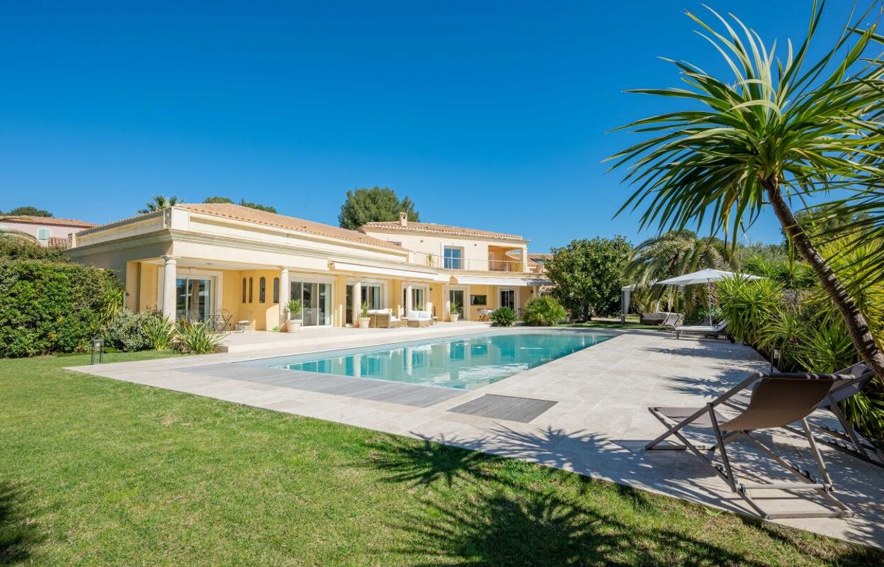 maison 11 pièces 350 m2 à vendre à Saint-Cyr-sur-Mer (83270)
