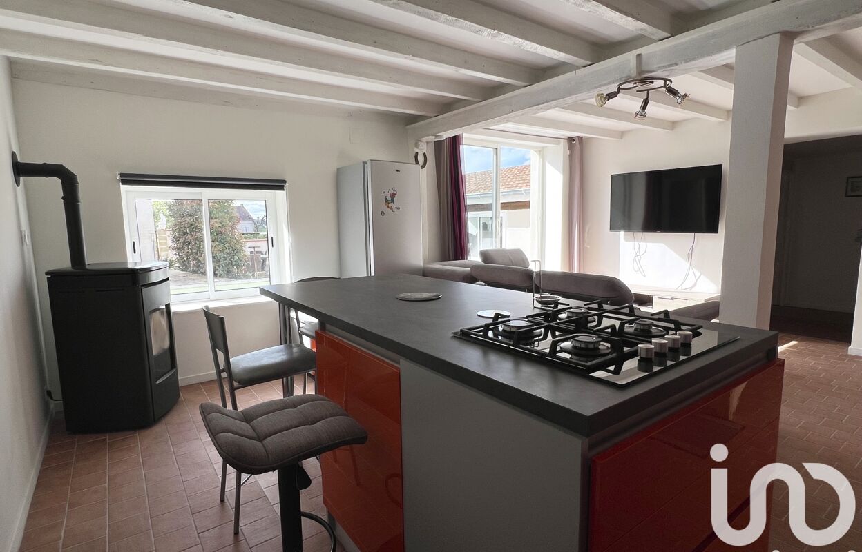 maison 12 pièces 240 m2 à vendre à Monétay-sur-Loire (03470)