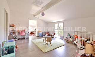 Maison 8 Pièces 206 m² à vendre à Saint-Genis-Laval (69230)