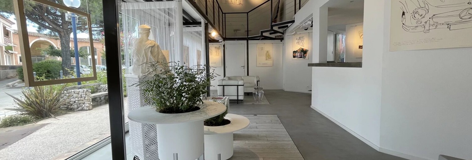 Commerce  182 m² à vendre à Cogolin (83310)