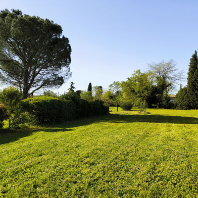 Terrain 689 m²