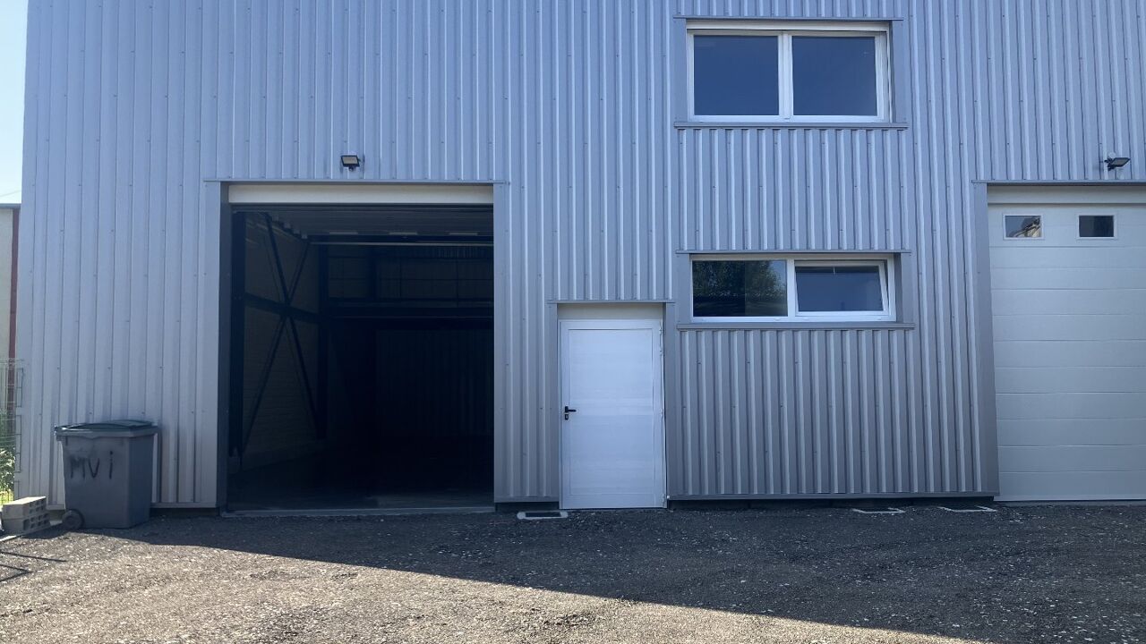 commerce  pièces 232 m2 à louer à Saint-Laurent-d'Agny (69440)