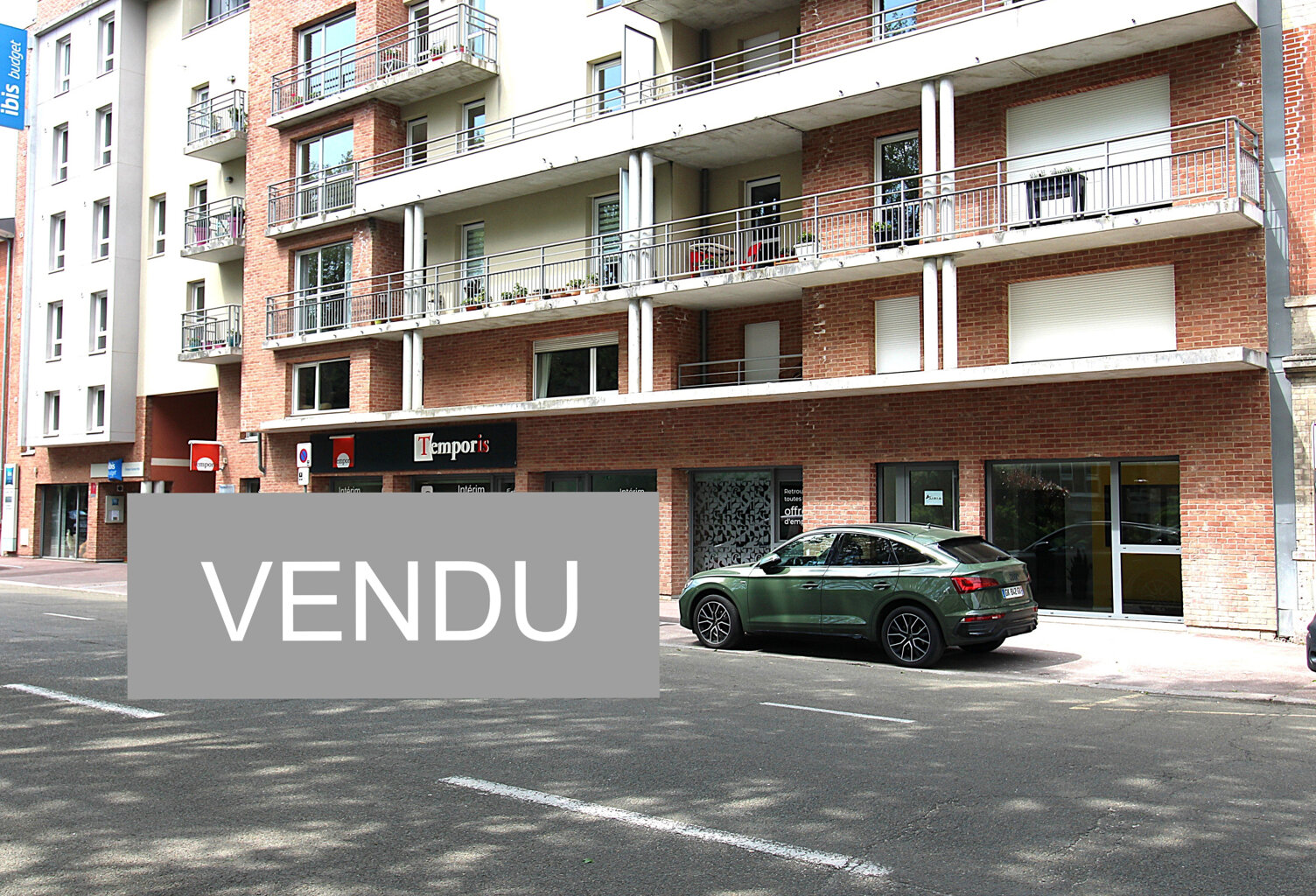 Local commercial 106 m2 centre DIEPPE — photo 1
