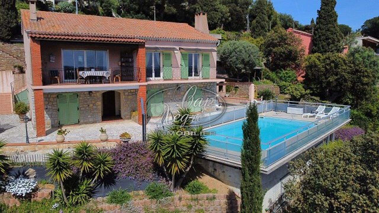 maison 7 pièces 208 m2 à vendre à Le Lavandou (83980)