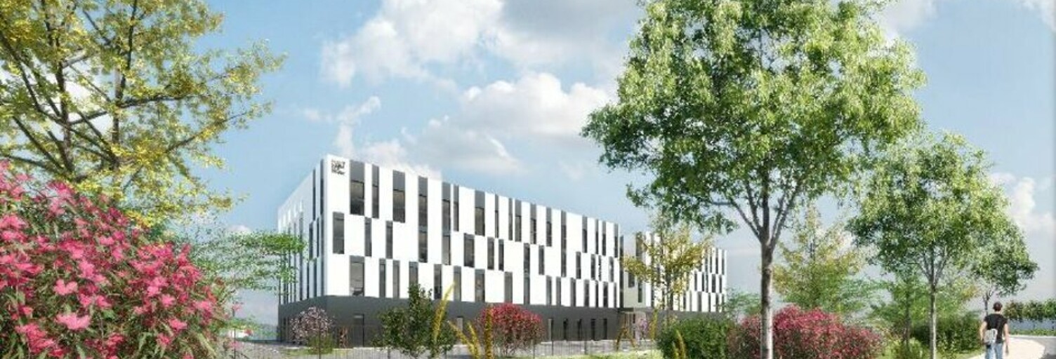 Bureau  4764 m² à louer à Pierrelatte (26700)