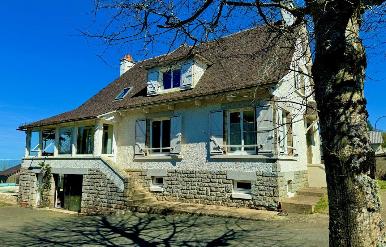 maison 7 pièces 155 m2 à vendre à Montsalvy (15120)