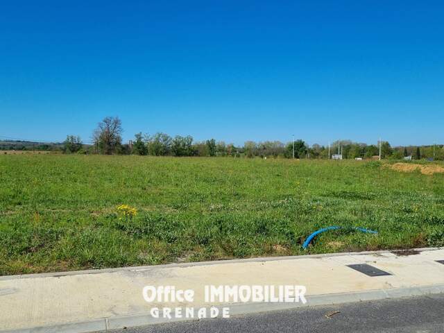 Terrain constructible — photo du bien