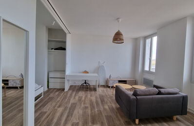 location appartement 600 € CC /mois à proximité de Marseille 2 (13002)