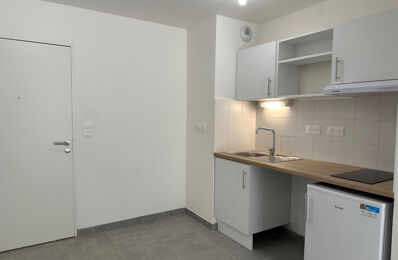 location appartement 410 € CC /mois à proximité de Nîmes (30900)