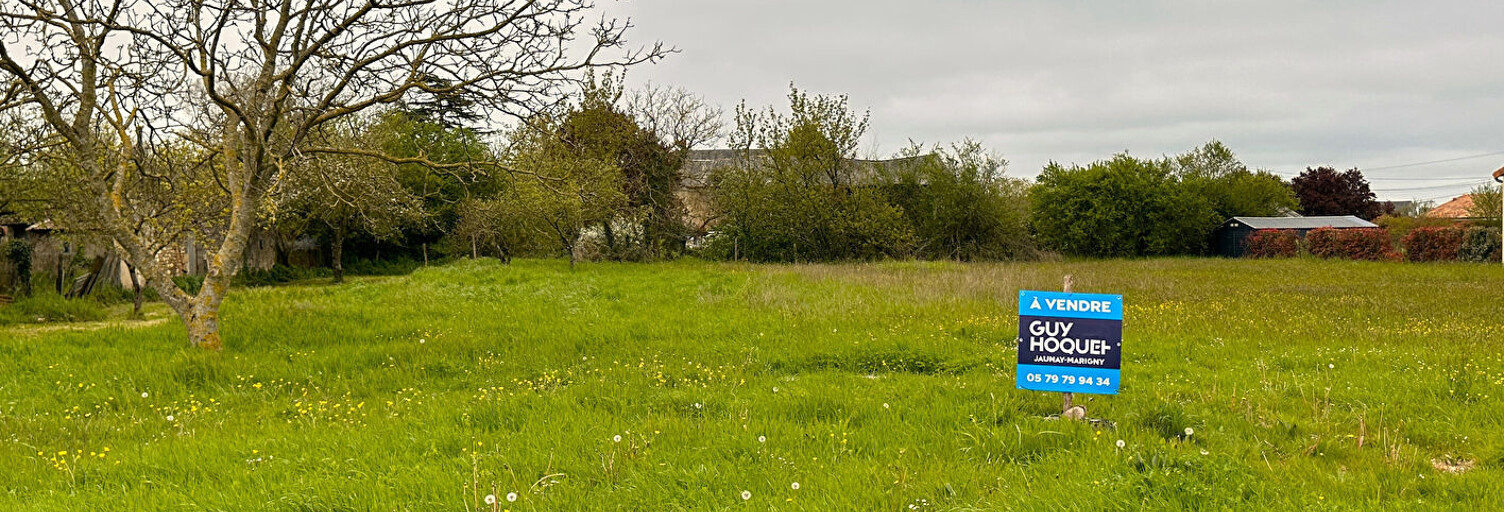 Terrain  1755 m² à vendre à Savigny-sous-Faye (86140)