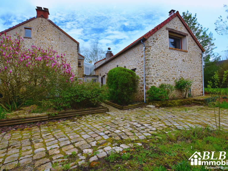 78690 LES ESSARTS LE ROI     Belle maison de 10 pièces sur u — photo 1