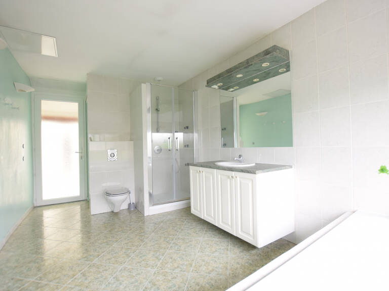 78690 LES ESSARTS LE ROI     Belle maison de 10 pièces sur u — photo 1