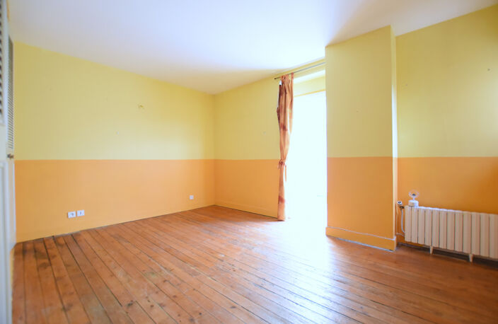 78690 LES ESSARTS LE ROI     Belle maison de 10 pièces sur u — photo 3