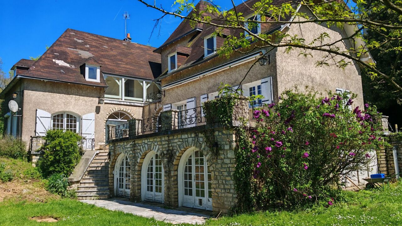 maison 10 pièces  m2 à vendre à Couhé (86700)