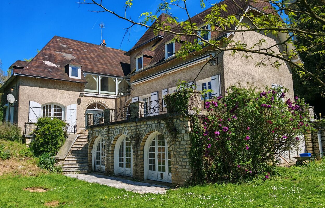 maison 10 pièces  m2 à vendre à Couhé (86700)