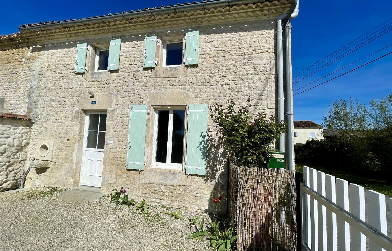 maison 3 pièces 74 m2 à vendre à Saint-Pierre-de-Juillers (17400)