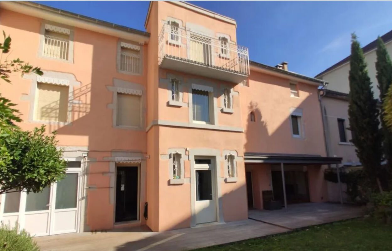 maison 10 pièces 267 m2 à vendre à Bourg-en-Bresse (01000)