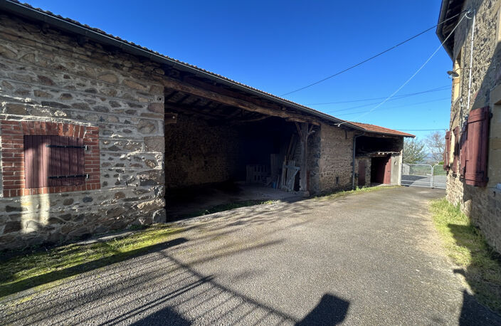 Maison d'habitation élevée sur 2 niveaux avec cour attenante — photo 2