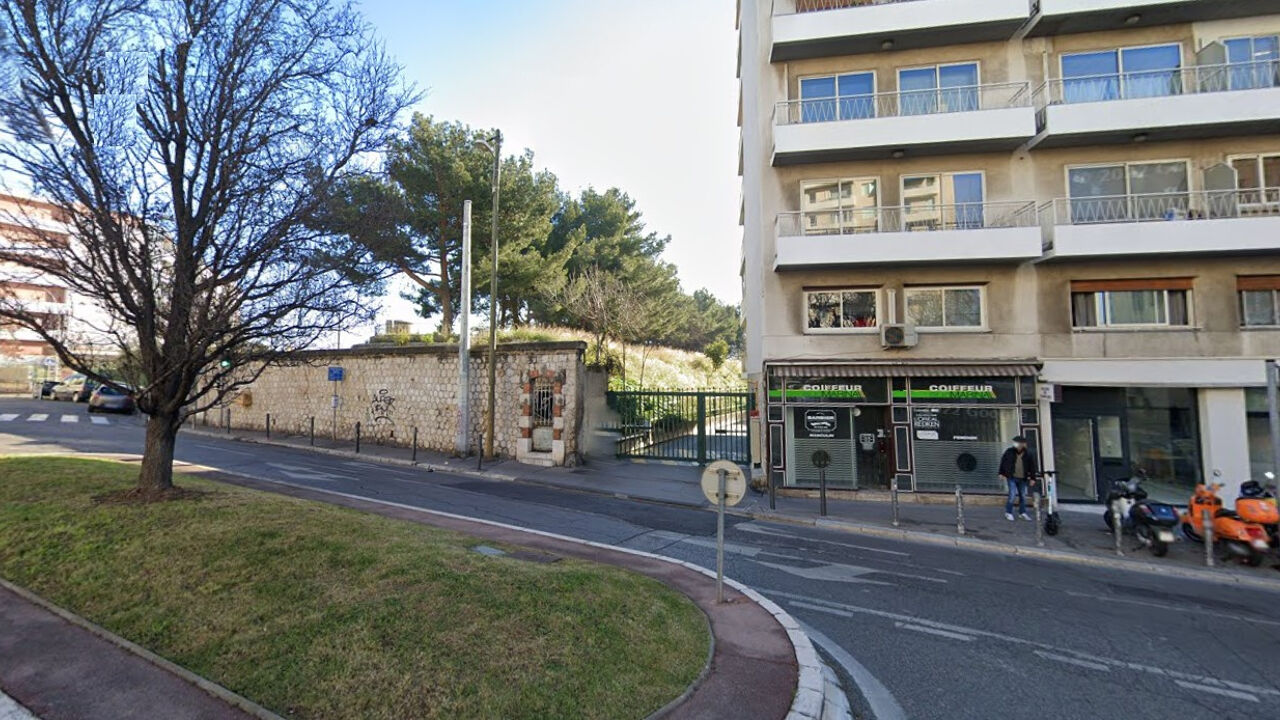 garage  pièces 14 m2 à louer à Marseille 4 (13004)