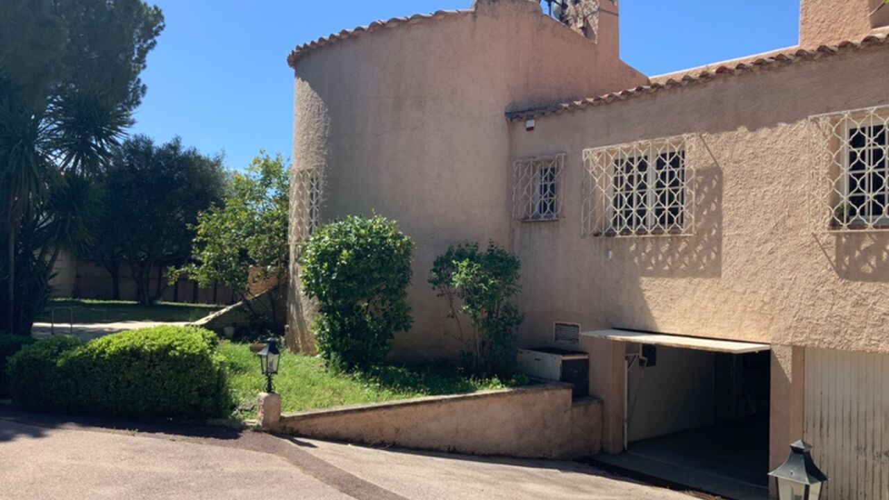 maison 5 pièces 220 m2 à vendre à Marseille 12 (13012)