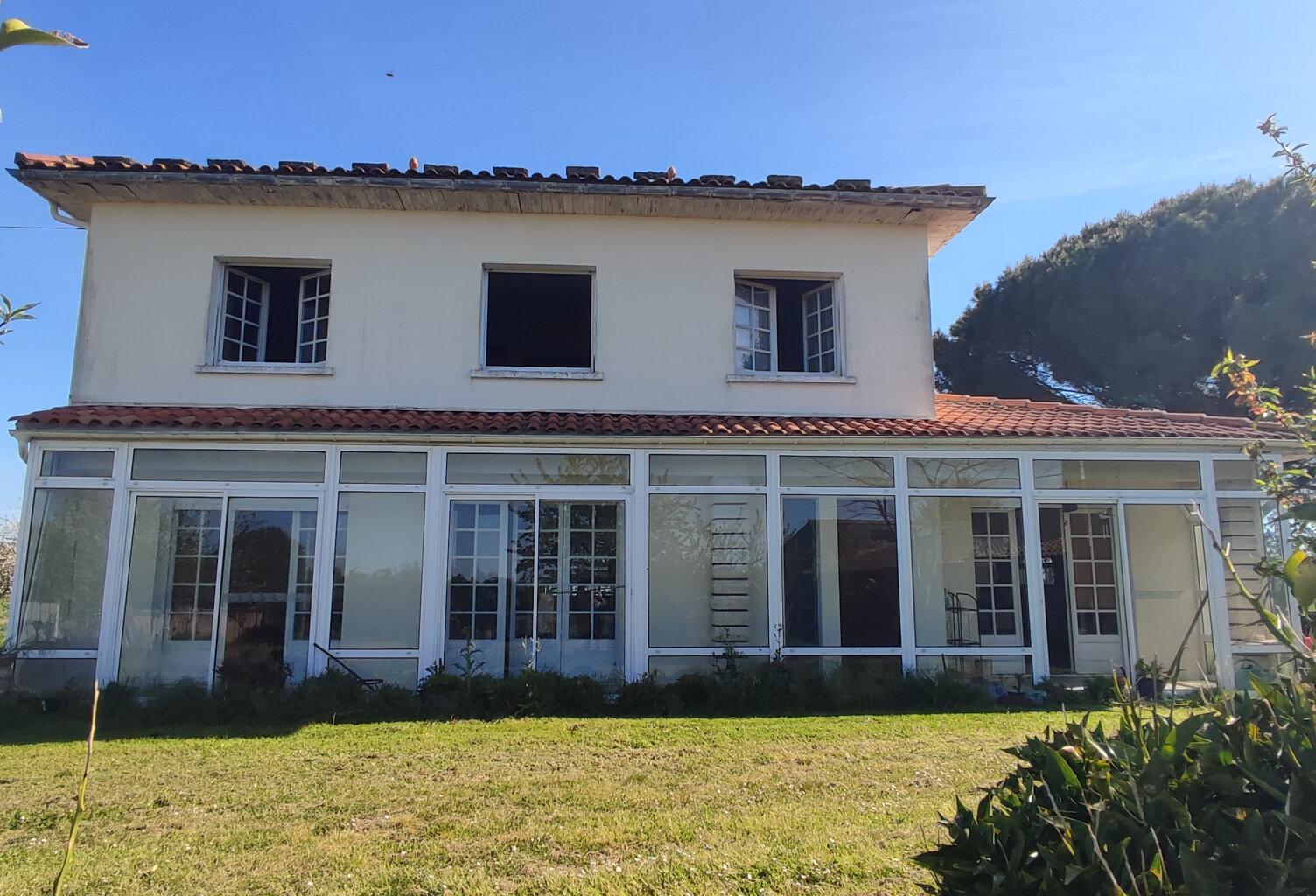 maison et dépendances à rénover — photo 1