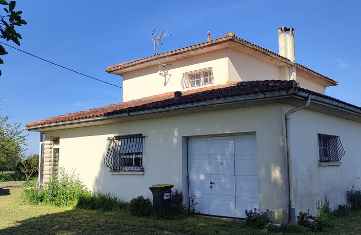 maison et dépendances à rénover — photo 2