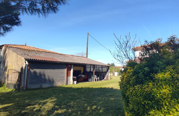 maison et dépendances à rénover — photo 5