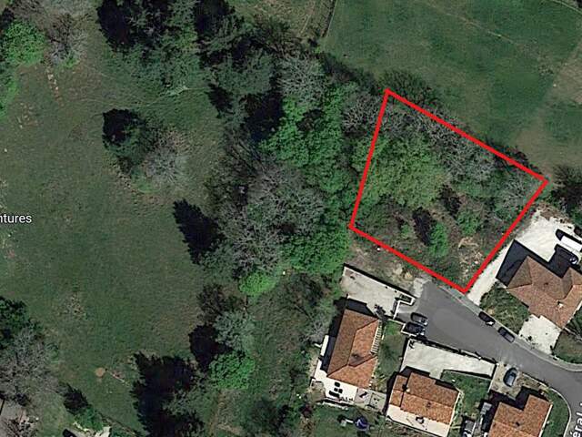 Terrain 977 m² — photo du bien