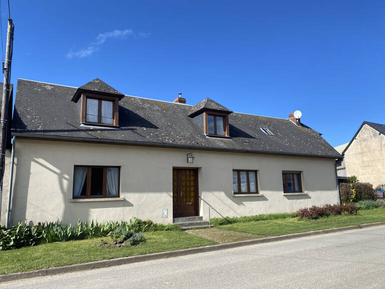MAISON SITUÉE ENTRE POIX-DE-PICARDIE ET AUMALE — photo 1