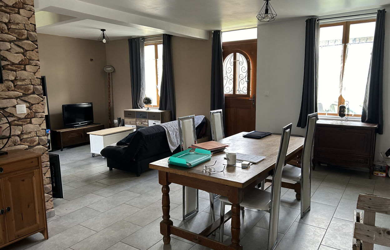 maison 6 pièces 113 m2 à vendre à Hornoy-le-Bourg (80640)