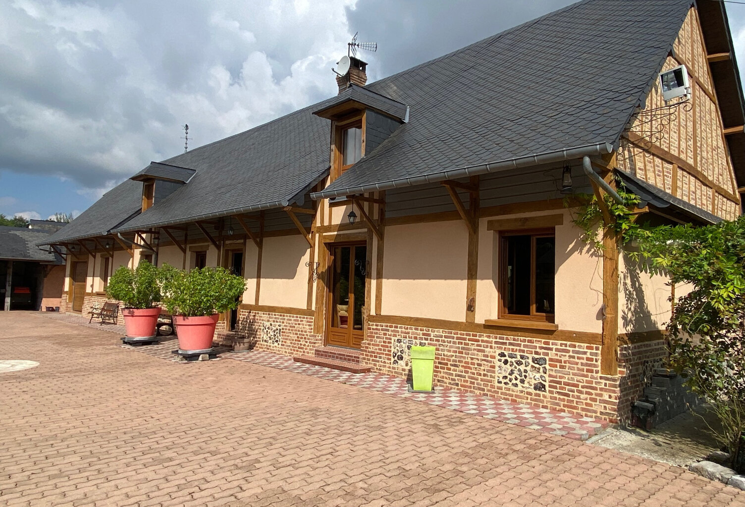 SUPERBE PROPRIETE ENTRE BLANGY SUR BRESLE ET AUMALE — photo 1