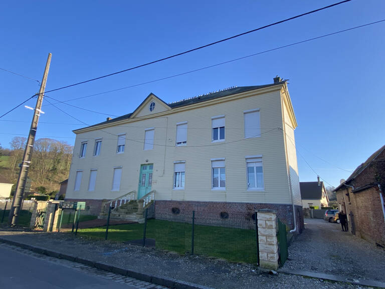 Ensemble immobilier locatif — photo 1