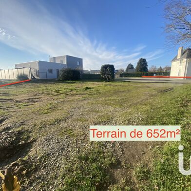 Terrain 654 m²