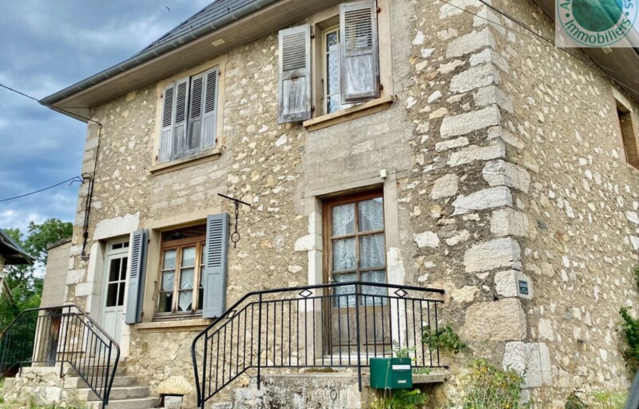 maison 10 pièces 108 m2 à vendre à Saint-Genix-les-Villages (73240)