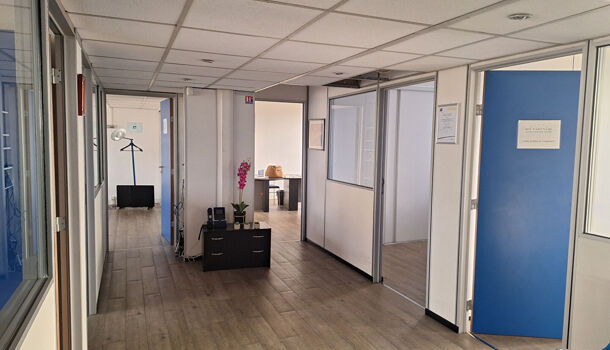 Bureau 6 pièces  à vendre Nîmes 30900