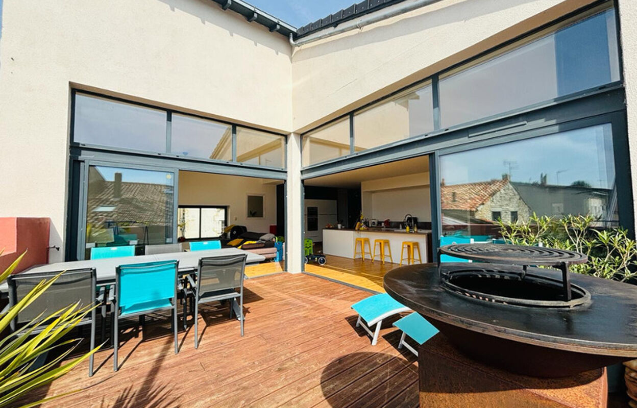 maison 7 pièces 270 m2 à vendre à Neuville-de-Poitou (86170)